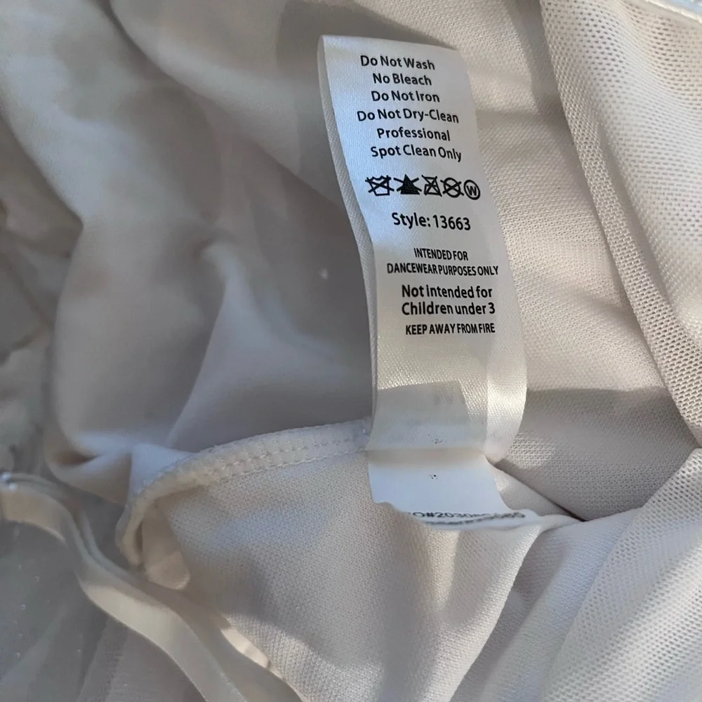 Weissman Dance White Ballet Costume Style 13663 Swan Lake - Size Medium Adult - Picture 16 of 16